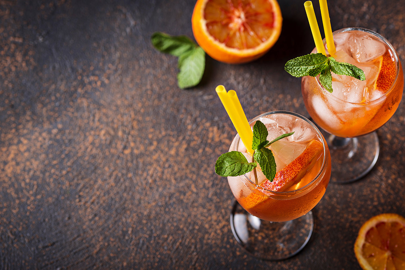 Aperol spritz, Italian cocktail with orange and ice