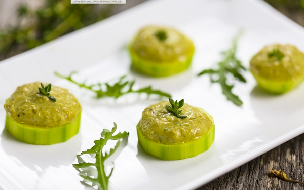 Pea and arugula pesto with mint