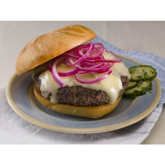 HAMBURGUESA CON CEBOLLA ENCURTIDA, QUESO BRIE Y GRANADA