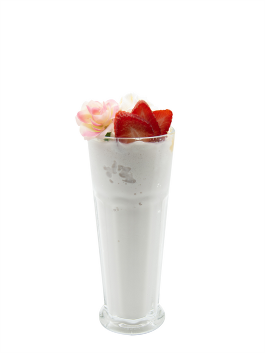 Batido de chocolate blanco con bayas y rosas