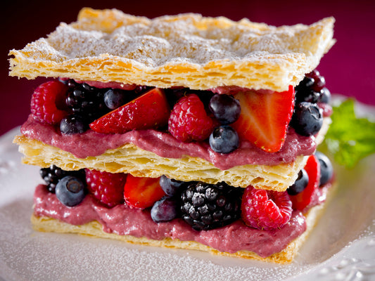 Postre Napoleón de bayas silvestres