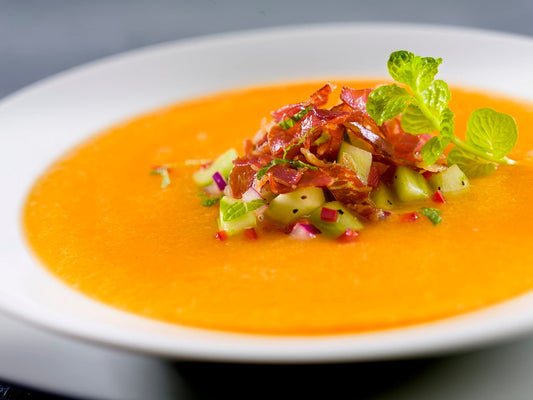 Gazpacho de durazno y melón cantalupo