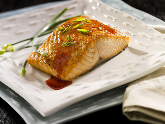 Salmón asado a la sartén y al horno con gastrique de toronja